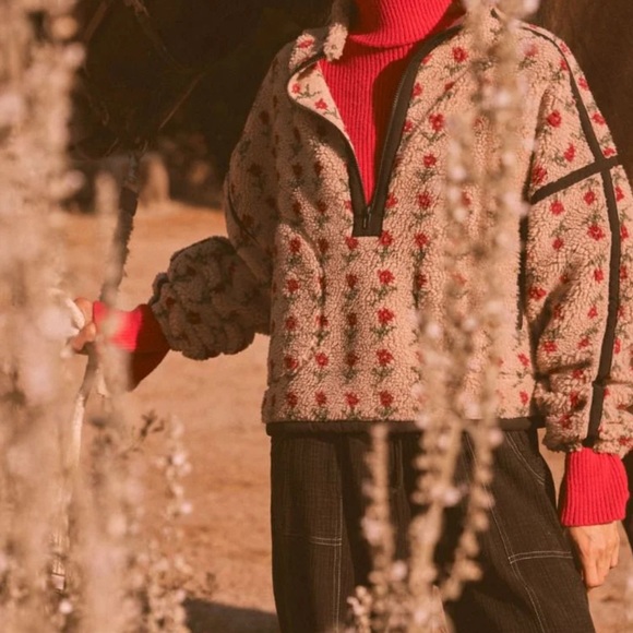 Promesa Jackets & Blazers - Floral Patterned Jacket/Sweater